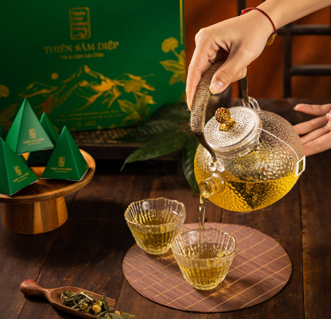 Huyền Linh Hồng Trà