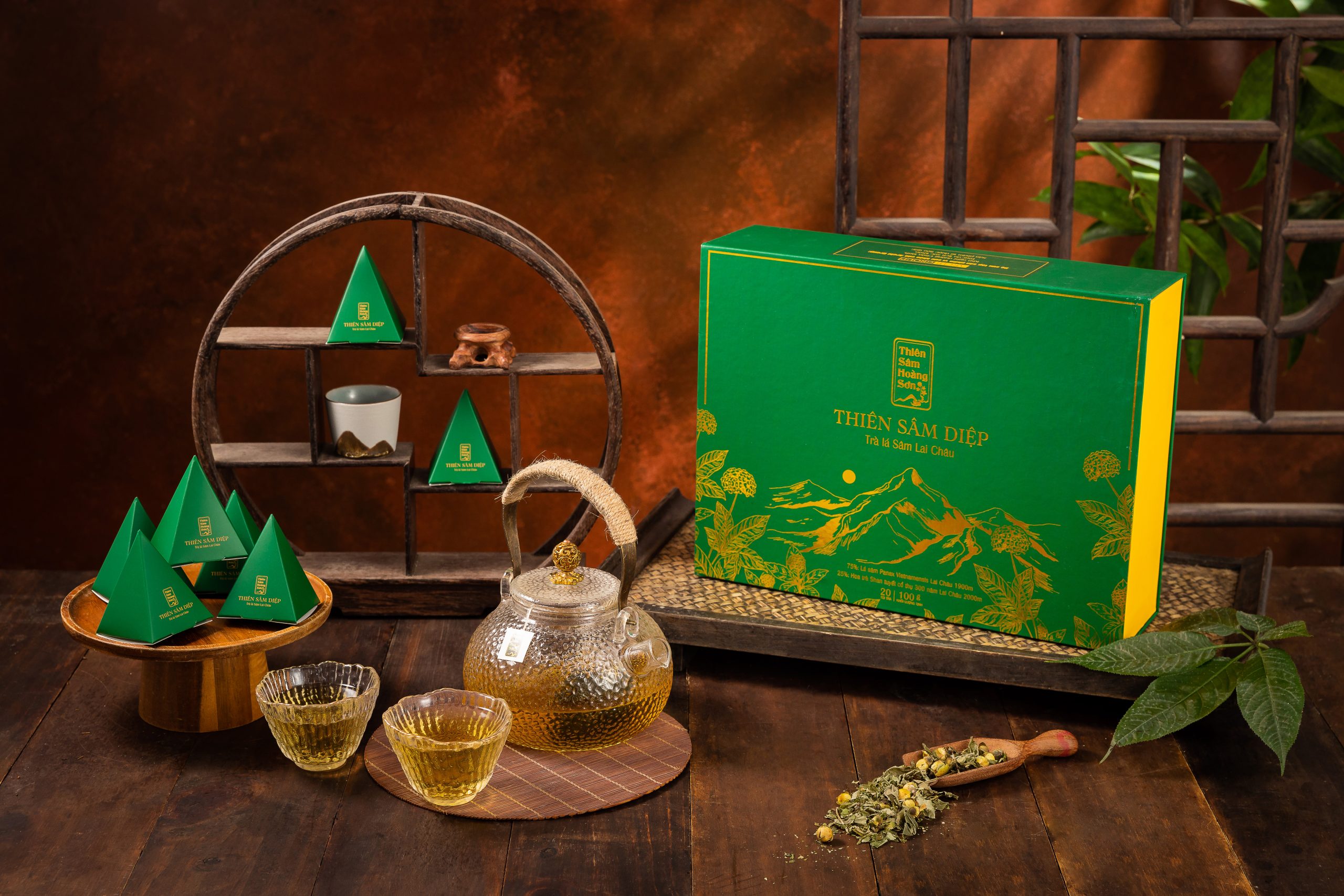 Huyền Linh Hồng Trà