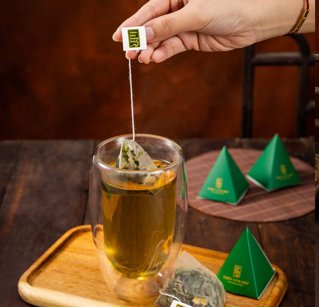 Huyền Linh Hồng Trà